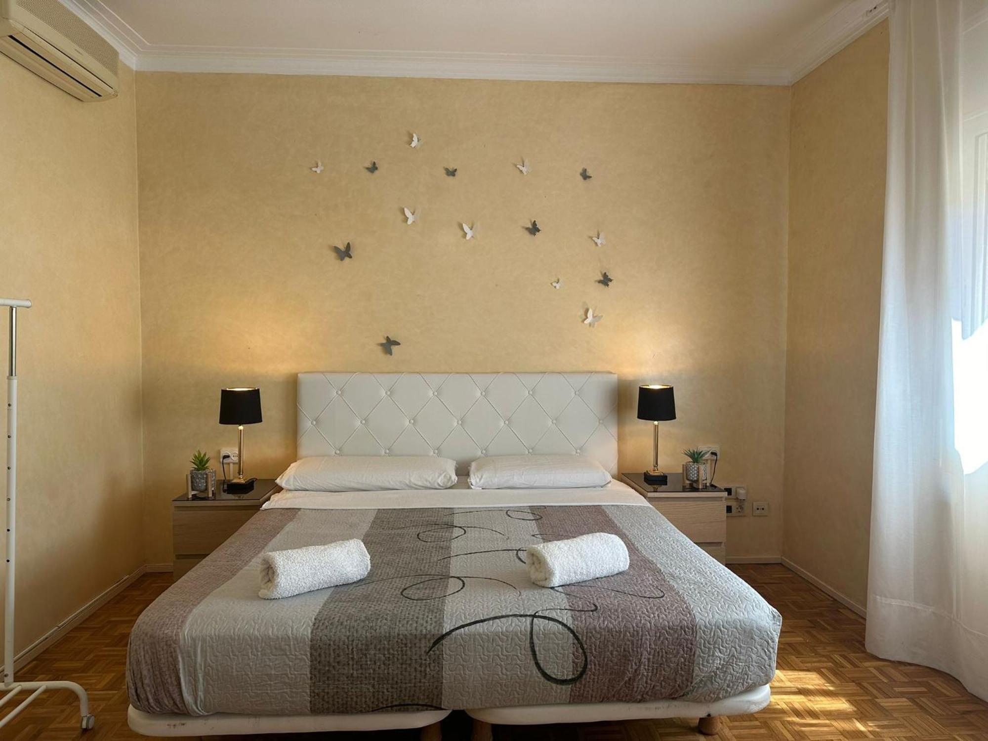 Rooms Villaroel Barcelona Eksteriør billede