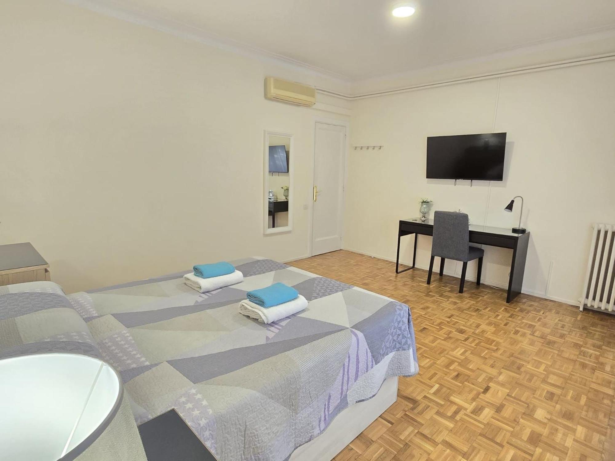 Rooms Villaroel Barcelona Eksteriør billede
